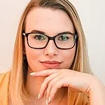 茱莉亚·奥莱奇