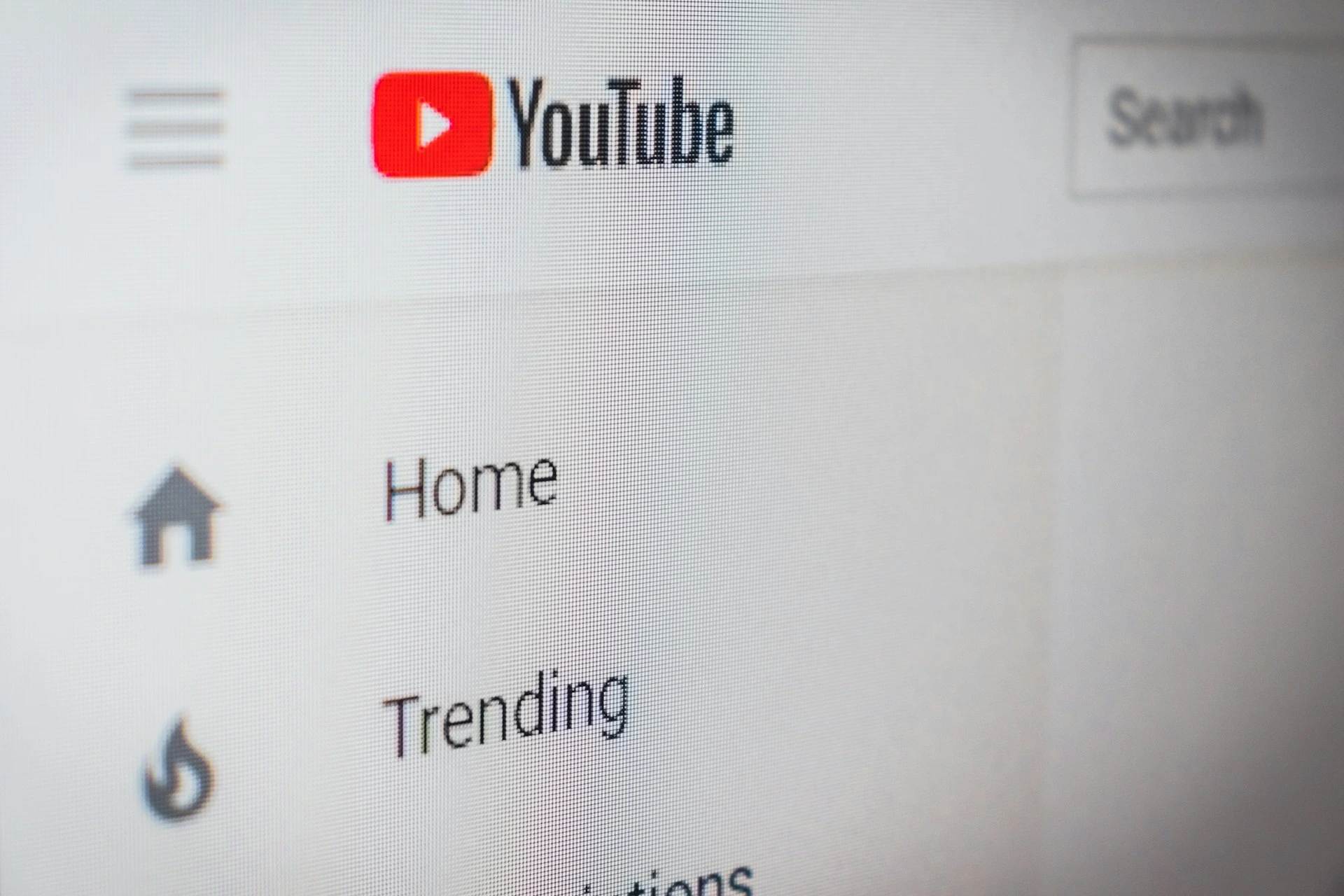 俄罗斯因YouTube上的军事投降内容对Google进行罚款