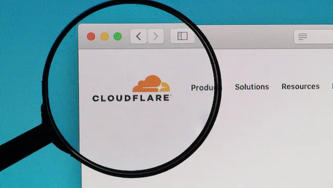 AI迷宫：Cloudflare的新工具用假网页欺骗AI爬虫