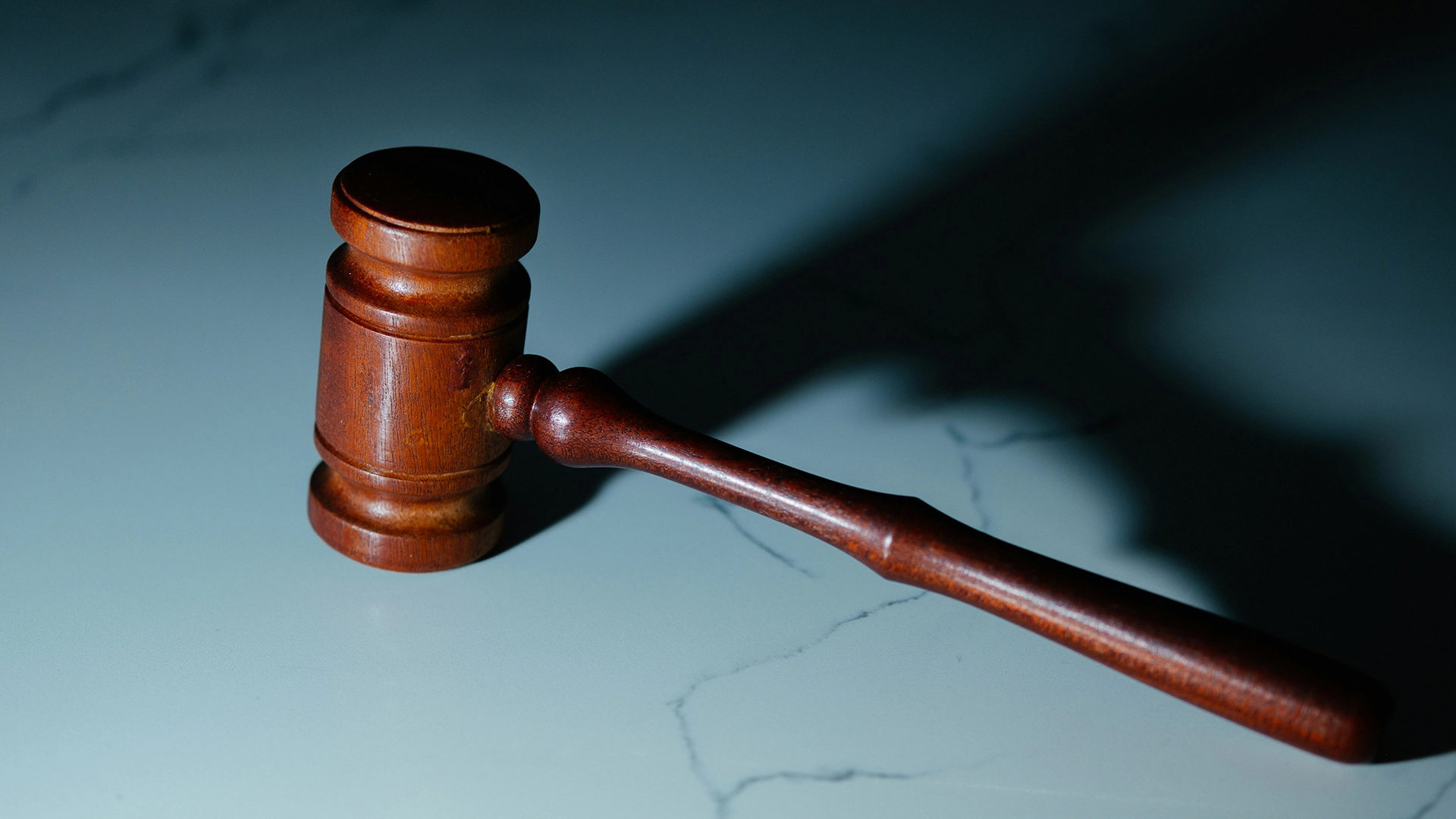 法官在音乐AI版权诉讼的早期阶段支持Anthropic的裁决
